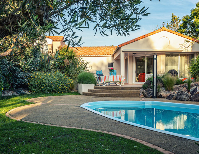 Poolvillavendee Villa La Dolce Vita Les Jardins des Sables d'Olonne Vendee Frankrijk Voorkant villa sfeer